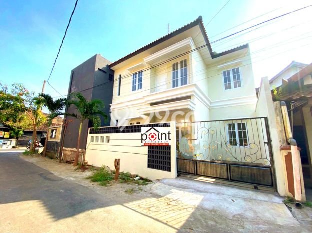 Dijual Rumah 4 Kamar Lokasi Ideal Bagus dan Strategis di Laweyan Dijual Rumah 4 Kamar Lokasi Ideal Bagus dan Strategis di Laweyan