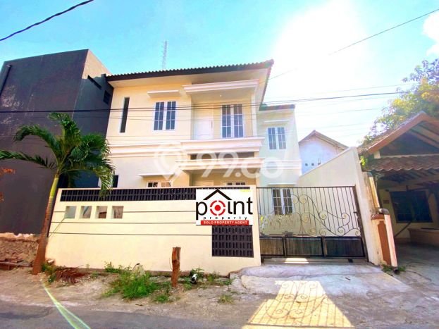 Dijual Rumah 4 Kamar Lokasi Ideal Bagus dan Strategis di Laweyan Dijual Rumah 4 Kamar Lokasi Ideal Bagus dan Strategis di Laweyan