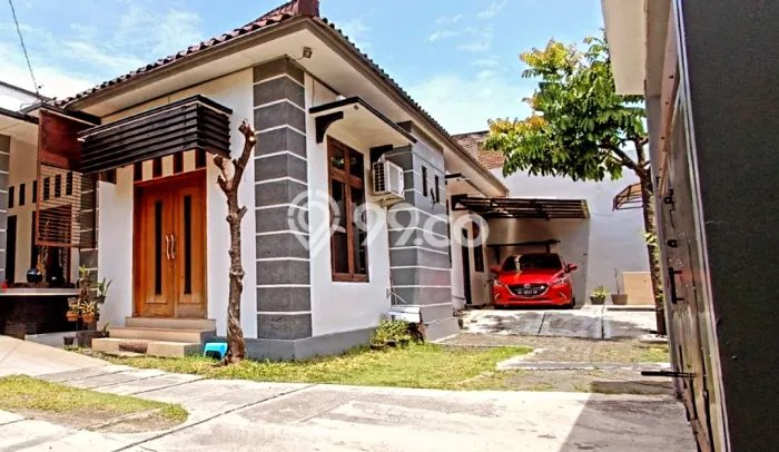 Hunian Mewah Siap Huni LT 565m2 di Banjarsari, Solo Hunian Mewah Siap Huni LT 565m2 di Banjarsari, Solo