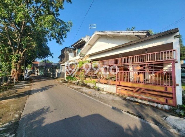 Jual Rumah Strategis Bagus Punya 4 KT di Mangkubumen Solo SHM Jual Rumah Strategis Bagus Punya 4 KT di Mangkubumen Solo SHM