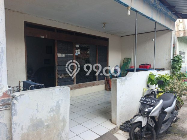 For Sale Rumah 5 Kamar Lokasi Ideal Nyaman dan Strategis di Serengan For Sale Rumah 5 Kamar Lokasi Ideal Nyaman dan Strategis di Serengan
