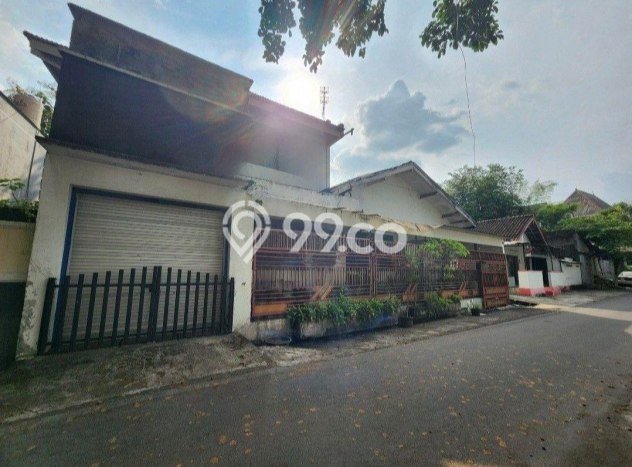 Jual Rumah Strategis Bagus Punya 4 KT di Mangkubumen Solo SHM Jual Rumah Strategis Bagus Punya 4 KT di Mangkubumen Solo SHM