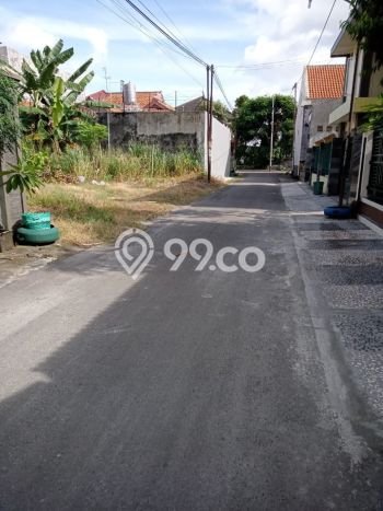 JUAL CEPAT! Rumah Ready Stock Lokasi Premium Laweyan, LT 136m2m² Bangunan 100m2m² JUAL CEPAT! Rumah Ready Stock Lokasi Premium Laweyan, LT 136m2m² Bangunan 100m2m²
