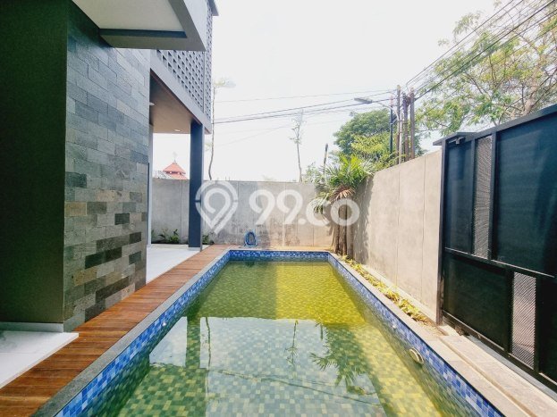 Hunian Eksklusif Siap Huni LT 200m2 di Banjarsari, Solo Hunian Eksklusif Siap Huni LT 200m2 di Banjarsari, Solo