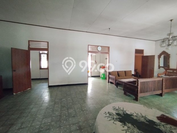 For Sale Rumah 2 Kamar Lokasi Ideal Nyaman dan Strategis di Pasar Kliwon For Sale Rumah 2 Kamar Lokasi Ideal Nyaman dan Strategis di Pasar Kliwon