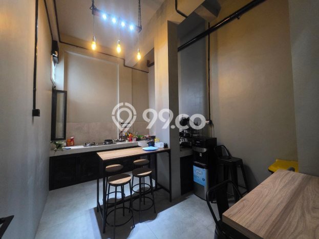 Dijual Kost Strategis di Jebres, Solo 30 KT, 30 KM, Luas Bangunan 600m2 Dijual Kost Strategis di Jebres, Solo 30 KT, 30 KM, Luas Bangunan 600m2