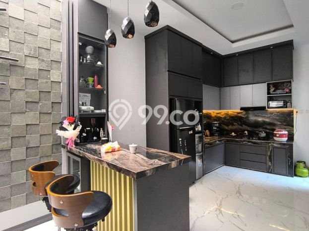 Dijual Cepat Rumah Bagus Siap Huni LB 200m2 di Colomadu, Solo Dijual Cepat Rumah Bagus Siap Huni LB 200m2 di Colomadu, Solo