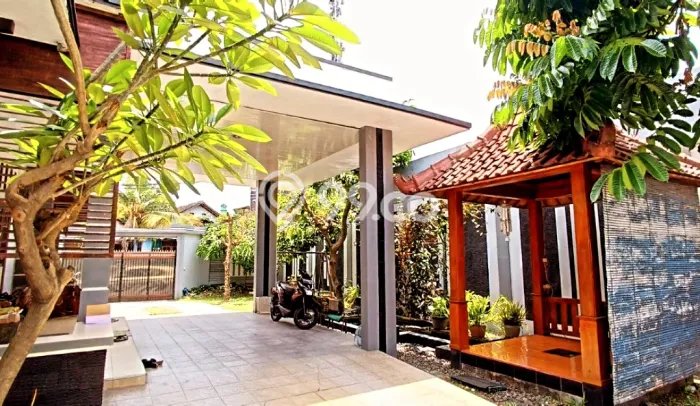 Hunian Mewah Siap Huni LT 565m2 di Banjarsari, Solo Hunian Mewah Siap Huni LT 565m2 di Banjarsari, Solo
