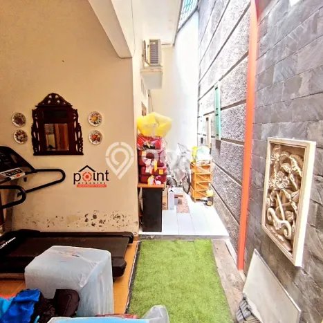 For Sale Rumah 5 Kamar Lokasi Ideal Nyaman dan Strategis di Banyuanyar For Sale Rumah 5 Kamar Lokasi Ideal Nyaman dan Strategis di Banyuanyar