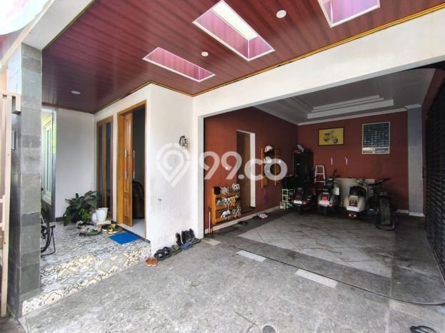 Dijual Cepat Rumah Bagus Siap Huni LB 200m2 di Colomadu, Solo Dijual Cepat Rumah Bagus Siap Huni LB 200m2 di Colomadu, Solo