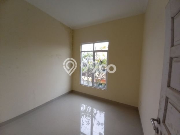 Rumah Modern 3 KT LT 193m2 di Gentan Rumah Modern 3 KT LT 193m2 di Gentan