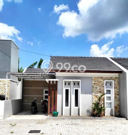 Lokasi terbaik! Rumah siap pakai dikontrakkan di Colomadu LB 40m2 Lokasi terbaik! Rumah siap pakai dikontrakkan di Colomadu LB 40m2