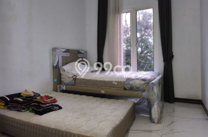 Dijual Cepat Rumah Bagus Siap Huni LB 200m2 di Colomadu, Solo Dijual Cepat Rumah Bagus Siap Huni LB 200m2 di Colomadu, Solo