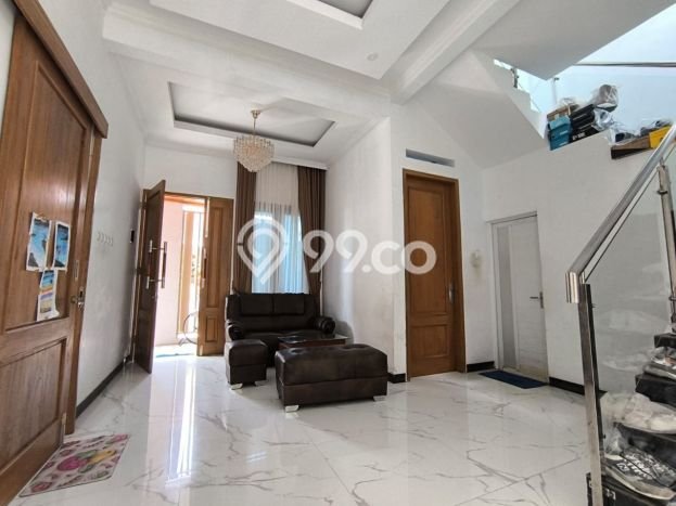 Dijual Cepat Rumah Bagus Siap Huni LB 200m2 di Colomadu, Solo Dijual Cepat Rumah Bagus Siap Huni LB 200m2 di Colomadu, Solo