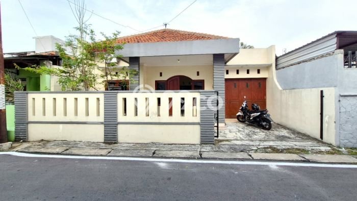 Rumah Modern Cantik 4 KT Siap Huni di Mangkubumen Rumah Modern Cantik 4 KT Siap Huni di Mangkubumen