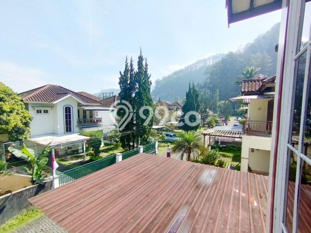 HARGA TERBAIK! Vila Kawasan Tawangmangu, Dimensi 240m2m², Lokasi Eksklusif dengan keamanan terjaga HARGA TERBAIK! Vila Kawasan Tawangmangu, Dimensi 240m2m², Lokasi Eksklusif dengan keamanan terjaga