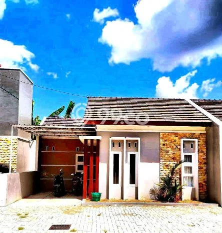 Lokasi terbaik! Rumah siap pakai dikontrakkan di Colomadu LB 40m2 Lokasi terbaik! Rumah siap pakai dikontrakkan di Colomadu LB 40m2
