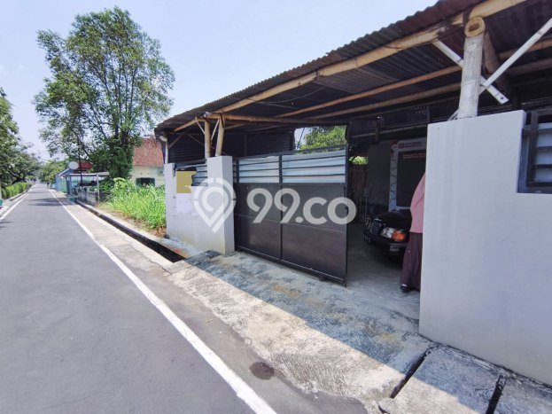 Jual Murah Rumah dengan 3 Kamar Tidur dan 1 Kamar Mandi di Kawasan Tasikmadu, Karanganyar Jual Murah Rumah dengan 3 Kamar Tidur dan 1 Kamar Mandi di Kawasan Tasikmadu, Karanganyar