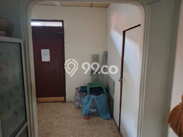 For Sale Rumah 5 Kamar Lokasi Ideal Nyaman dan Strategis di Serengan For Sale Rumah 5 Kamar Lokasi Ideal Nyaman dan Strategis di Serengan