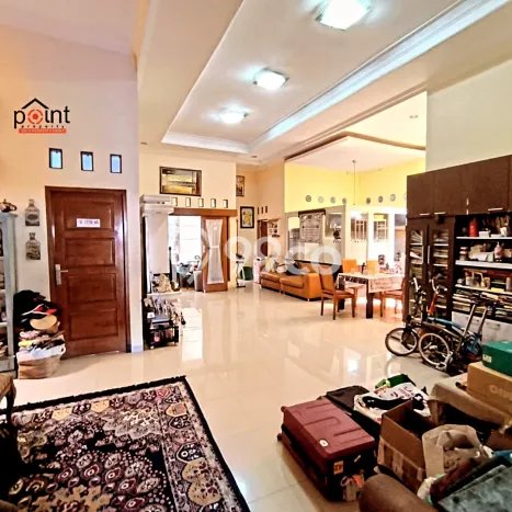 For Sale Rumah 5 Kamar Lokasi Ideal Nyaman dan Strategis di Banyuanyar For Sale Rumah 5 Kamar Lokasi Ideal Nyaman dan Strategis di Banyuanyar