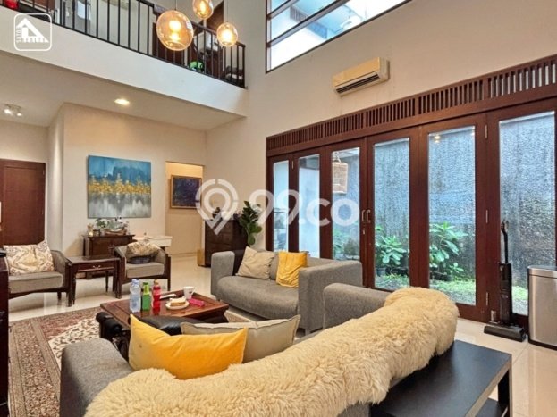 Ready to Use! Luxury House LT 260m2 Desain Modern di Gandaria Ready to Use! Luxury House LT 260m2 Desain Modern di Gandaria