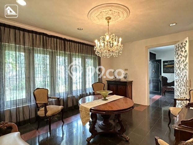 Siap Huni Hunian Elit 5 Kamar di Menteng Dekat ke Mana Saja Siap Huni Hunian Elit 5 Kamar di Menteng Dekat ke Mana Saja