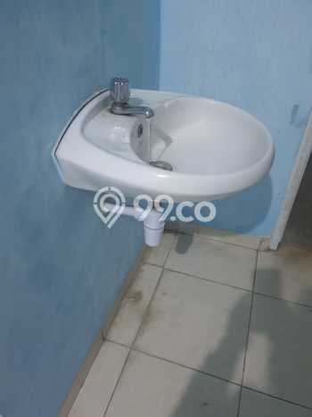 Rumah Strategis di Cipondoh, 2 KT, Lingkungan Tenang, LT 148m² Bangunan 100m² Rumah Strategis di Cipondoh, 2 KT, Lingkungan Tenang, LT 148m² Bangunan 100m²