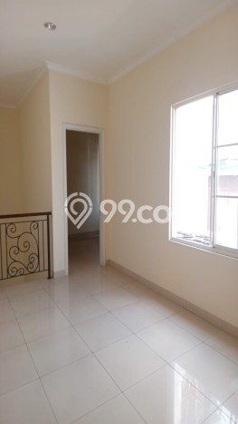 HUNIAN PREMIUM! Rumah di Cipondoh, 3 KM, Area Berkembang, LT 250m² Bangunan 350m² HUNIAN PREMIUM! Rumah di Cipondoh, 3 KM, Area Berkembang, LT 250m² Bangunan 350m²