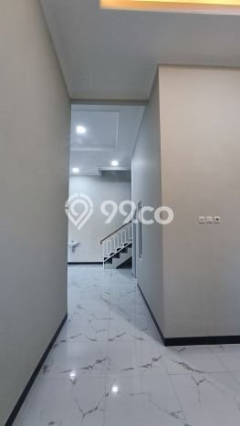 For Sale Rumah 3 Kamar Lokasi Ideal Nyaman dan Strategis di Cipondoh For Sale Rumah 3 Kamar Lokasi Ideal Nyaman dan Strategis di Cipondoh