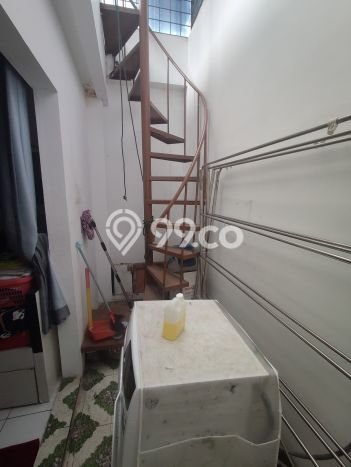 Rumah Modern Cantik 2 KT Bisa Langsung Pindah di Karang Tengah Rumah Modern Cantik 2 KT Bisa Langsung Pindah di Karang Tengah