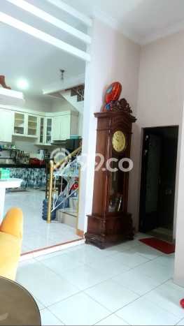 Rumah Strategis Minimalis Lb 200m2 di Cipondoh, Tangerang Rumah Strategis Minimalis Lb 200m2 di Cipondoh, Tangerang