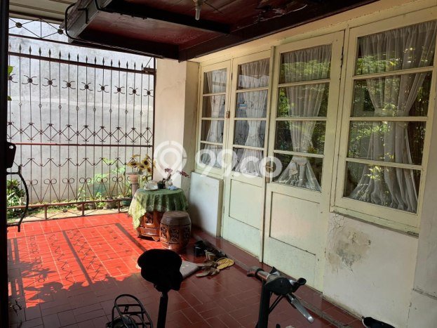 Rumah Elit LB 200m2 Siap Pakai Desain Elegan di Gatot Subroto, Bandung Rumah Elit LB 200m2 Siap Pakai Desain Elegan di Gatot Subroto, Bandung