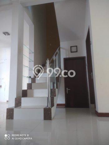 Rumah Strategis Buah Batu, Bandung, LT 168m² LB 250m² Rumah Strategis Buah Batu, Bandung, LT 168m² LB 250m²