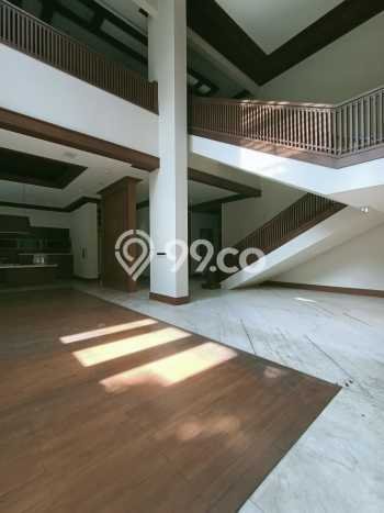 Rumah Elit Modern Tanpa Renovasi di Sayap Dago Bandung Rumah Elit Modern Tanpa Renovasi di Sayap Dago Bandung