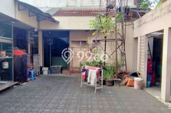 Hunian Mewah LB 389m2 Siap Pakai Desain Elegan di Riau, Bandung Hunian Mewah LB 389m2 Siap Pakai Desain Elegan di Riau, Bandung