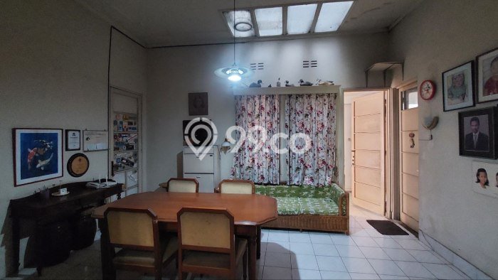 Rumah Elit LB 403m2 Siap Pakai Desain Elegan di Sayap Dago, Bandung Rumah Elit LB 403m2 Siap Pakai Desain Elegan di Sayap Dago, Bandung