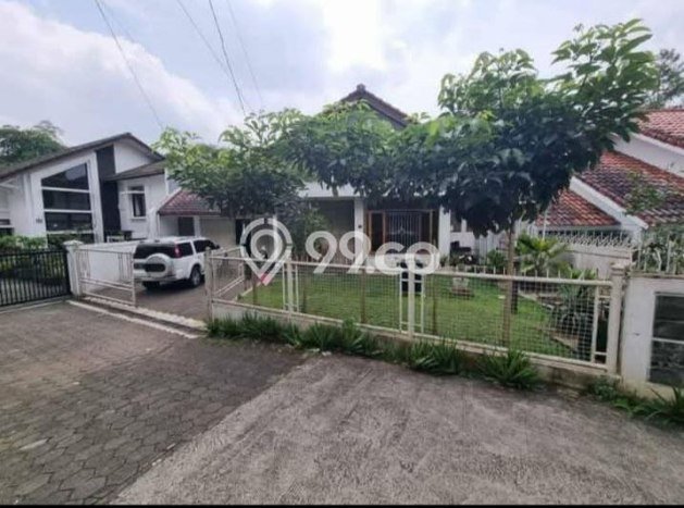 Rumah Elit Modern Siap Huni di Ciumbuleuit Bandung Rumah Elit Modern Siap Huni di Ciumbuleuit Bandung