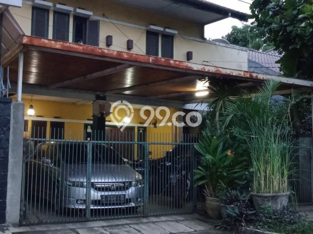 Rumah Elit LB 261m2 Siap Pakai Desain Elegan di Burangrang, Bandung Rumah Elit LB 261m2 Siap Pakai Desain Elegan di Burangrang, Bandung