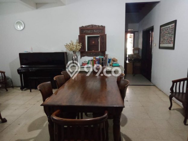 Rumah Elit LB 261m2 Siap Pakai Desain Elegan di Burangrang, Bandung Rumah Elit LB 261m2 Siap Pakai Desain Elegan di Burangrang, Bandung