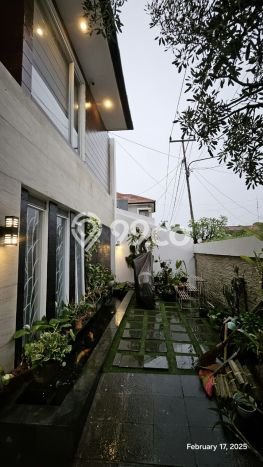 Hunian Cantik Modern Lb 300m2 di Margahayu, Bandung Hunian Cantik Modern Lb 300m2 di Margahayu, Bandung