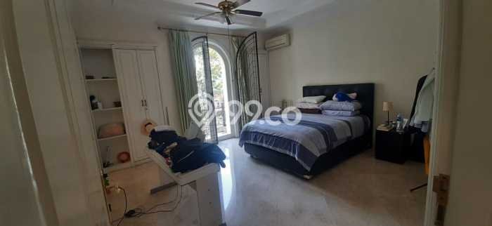 Hunian Modern Disewakan di Kemang Jakarta Selatan 4 KT & 4 KM Hunian Modern Disewakan di Kemang Jakarta Selatan 4 KT & 4 KM
