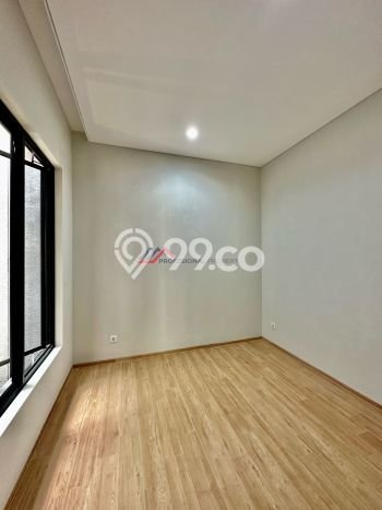 Rumah Elit Modern Tanpa Renovasi di Tanjung Barat Jakarta Selatan Rumah Elit Modern Tanpa Renovasi di Tanjung Barat Jakarta Selatan