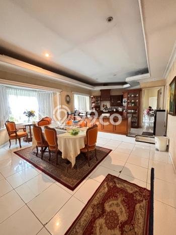 Rumah Elit Akses Mudah di Jakarta Selatan Rumah Elit Akses Mudah di Jakarta Selatan