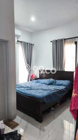 Rumah Mewah Siap Huni LT 200m2 di Ciputat, Tangerang Selatan Rumah Mewah Siap Huni LT 200m2 di Ciputat, Tangerang Selatan