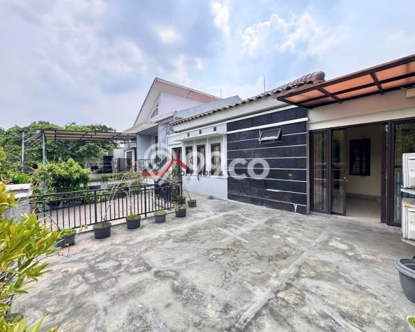 Rumah Elit Modern Tanpa Renovasi di Lebak Bulus Jakarta Selatan Rumah Elit Modern Tanpa Renovasi di Lebak Bulus Jakarta Selatan