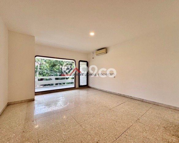 Rumah Elit Modern Tanpa Renovasi di Pondok Indah Jakarta Selatan Rumah Elit Modern Tanpa Renovasi di Pondok Indah Jakarta Selatan