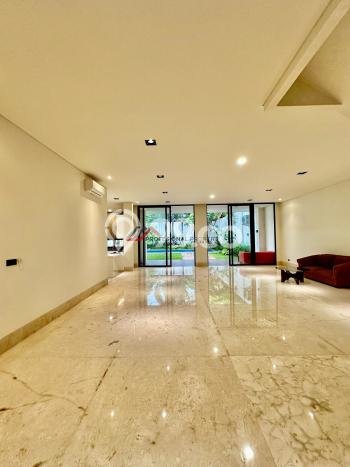Rumah Luxury Modern Tanpa Renovasi di Kemang Jakarta Selatan Rumah Luxury Modern Tanpa Renovasi di Kemang Jakarta Selatan