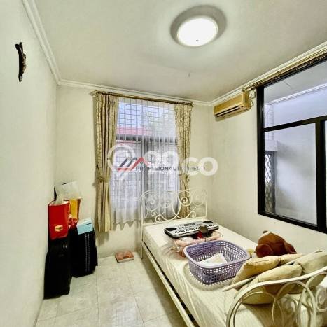 Rumah Elit Modern Siap Huni di Tanjung Barat Jakarta Selatan Rumah Elit Modern Siap Huni di Tanjung Barat Jakarta Selatan