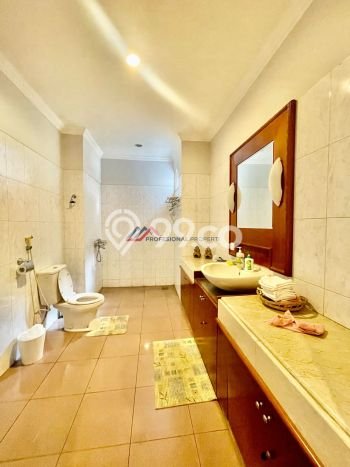 Hunian Eksklusif Siap Huni LT 1038m2 di Cilandak, Jakarta Selatan Hunian Eksklusif Siap Huni LT 1038m2 di Cilandak, Jakarta Selatan