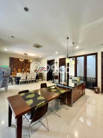 Hunian Elit LB 750m2 Siap Pakai Desain Elegan di Ampera, Jakarta Selatan Hunian Elit LB 750m2 Siap Pakai Desain Elegan di Ampera, Jakarta Selatan